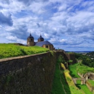 La citadelle de Montmédy, la ville belge de Bouillon et l'inévitable château de Sedan.#ardennes #belgium #meuse